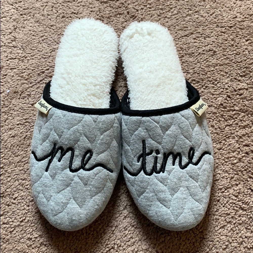 NWOT Dearfoams scuff slippers